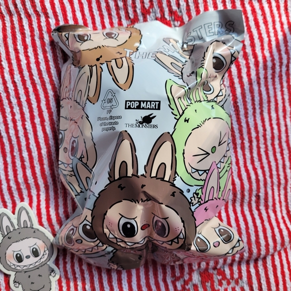 SESAME BEAN LABUBU MACARON VINYL PLUSH POPMART (Opened) - Picture 5 of 6